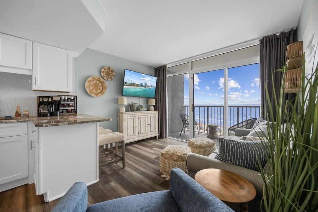Apartment Direct Oceanfront- King Bedroom- Amazing Views/pools/hot Tubs/beach Access/golf
