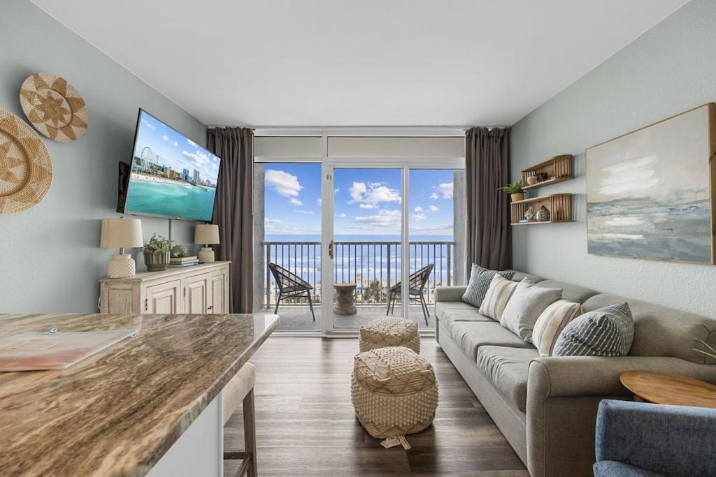 Direct Oceanfront- King Bedroom- Amazing Views/pools/hot Tubs/beach Access/golf Apartment