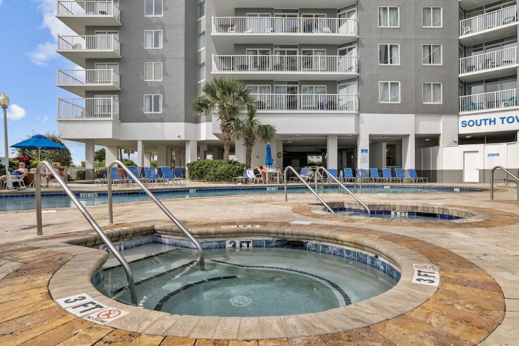 Apartment Direct Oceanfront- King Bedroom- Amazing Views/pools/hot Tubs/beach Access/golf Myrtle Beach