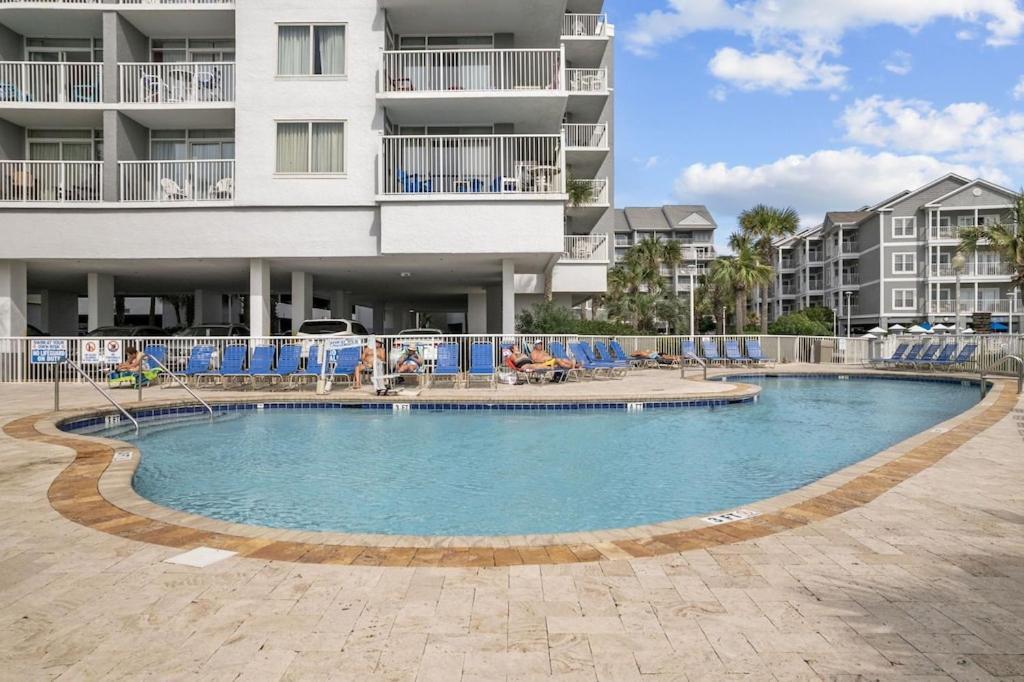 Direct Oceanfront- King Bedroom- Amazing Views/pools/hot Tubs/beach Access/golf Apartment Myrtle Beach