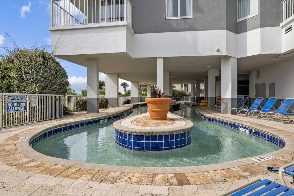 Direct Oceanfront- King Bedroom- Amazing Views/pools/hot Tubs/beach Access/golf Myrtle Beach