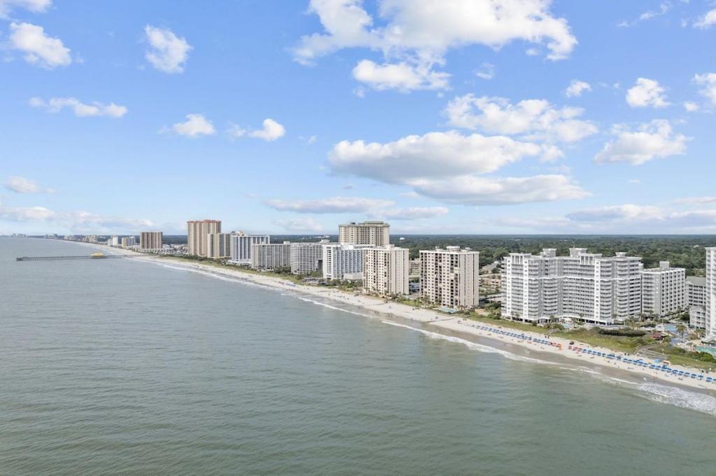 Direct Oceanfront- King Bedroom- Amazing Views/pools/hot Tubs/beach Access/golf Apartment Myrtle Beach